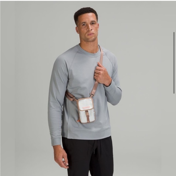 lululemon athletica Silver and Tan Crossbody Bag - Picture 5 of 13